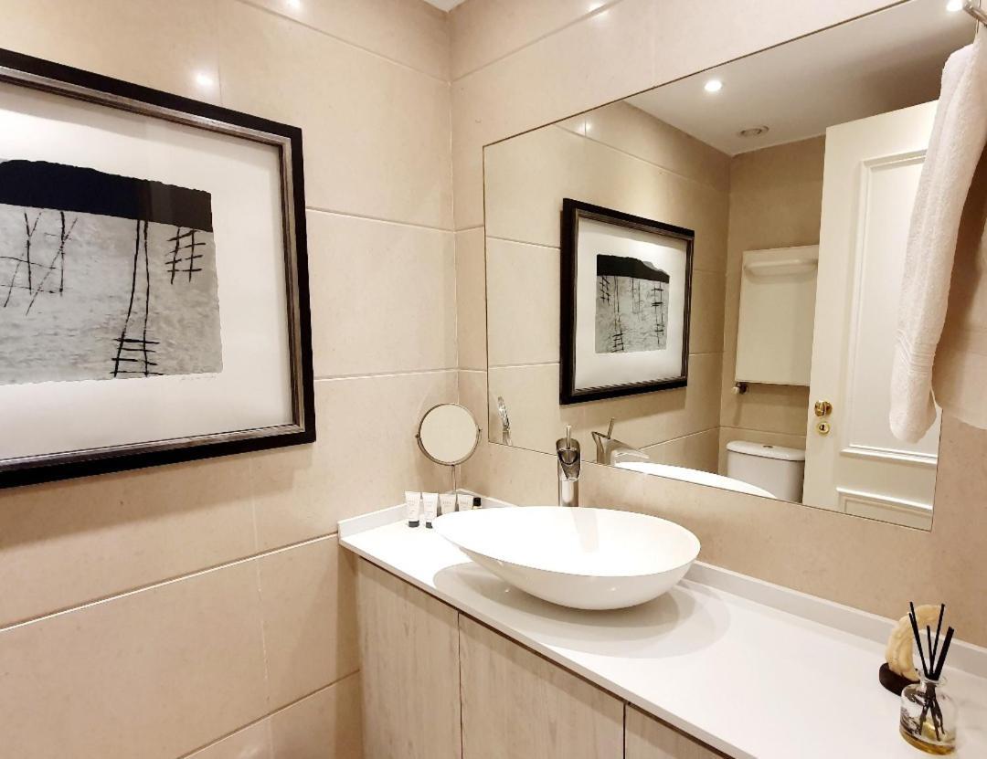 River View & Close To The Beach - Quarto Em Almada Exterior foto
